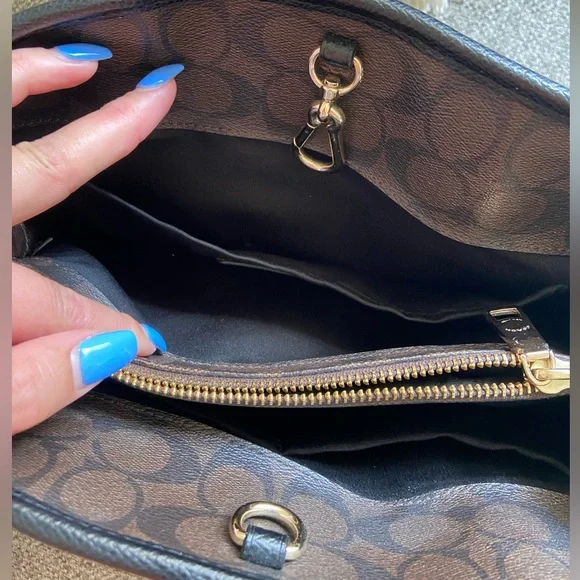 Coach Tote - Picture 4 of 9